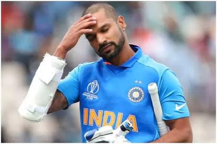 कसोटी क्रिकेटमध्ये भारतीय संघ शुभमन गिल आणि पृथ्वी शॉ यासारख्या खेळाडूंना संधी मिळत असल्यामुळं धवनला संघात पुनरागमन करणे फार कठीण आहे, अशा परिस्थितीत तो कसोटी क्रिकेटला रामराम करू शकतो.