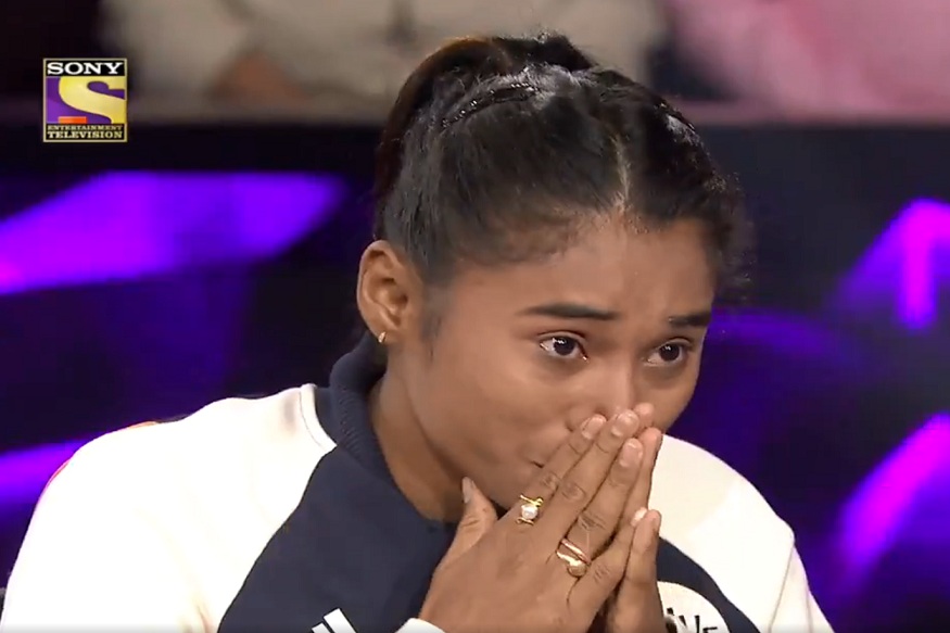 KBC 11 : आई आजारी होती आणि मी देशासाठी खेळत होते, बिग बींसमोर रडली हिमा दास; पाहा VIDEO