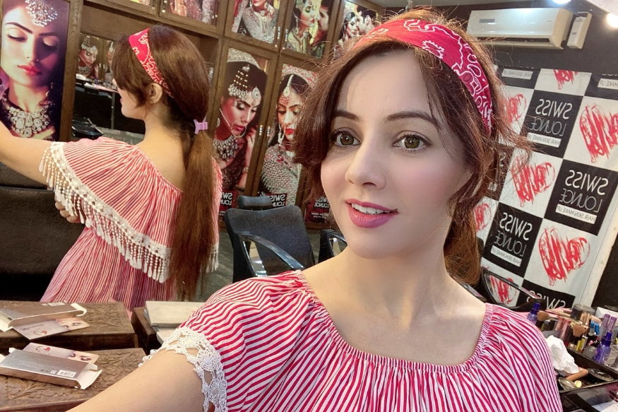 पाकिस्तानची पॉप सिंगर रबी पीरजादा ही कायम चर्चेत आणि वादात असते. कधी वेगवेगळी वक्तव्य तर कधी वादग्रस्त ट्विट यामुळे कायम ती चर्चेत असते. 