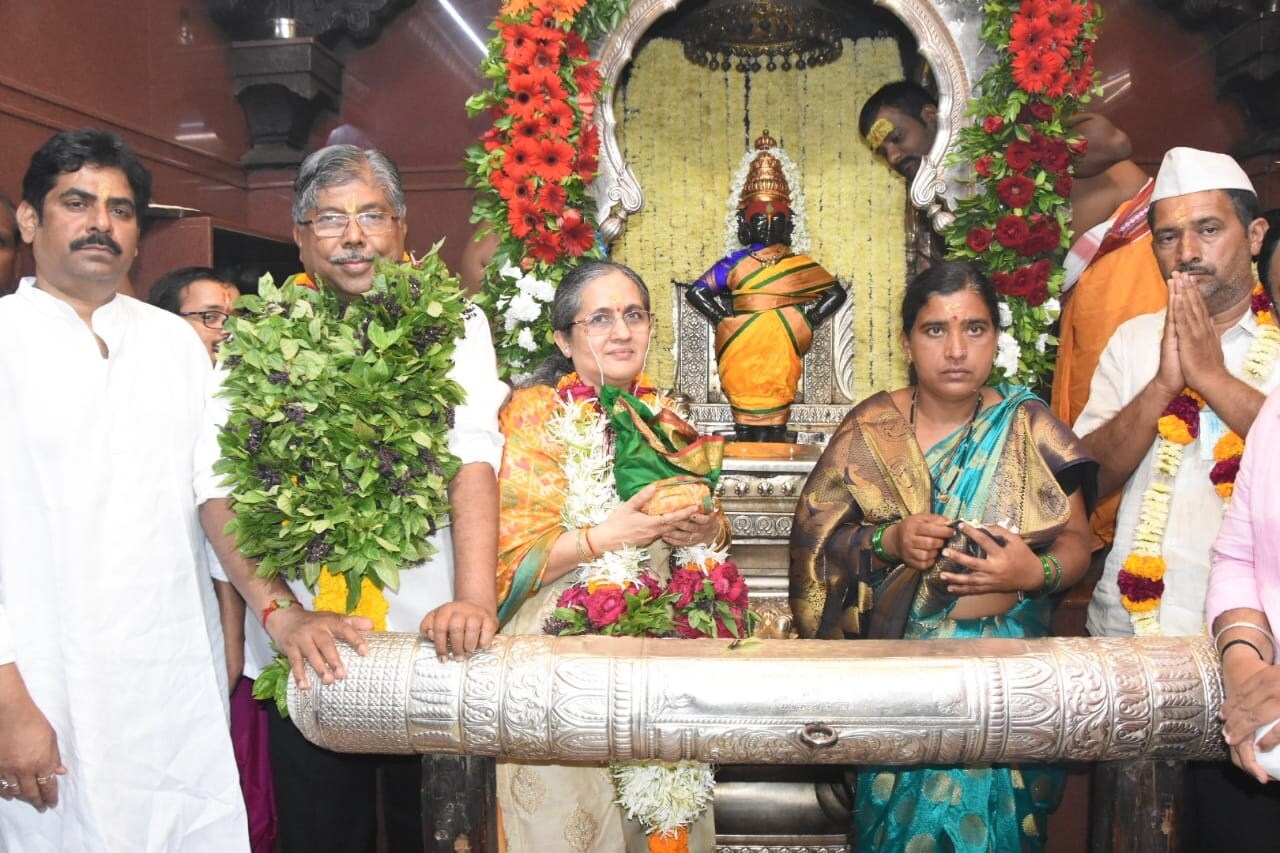 सध्या अवकाळी पावसामुळे शेतीचे आतोनात नुकसान झाले आहे. या आव्हानांचा मुकाबला करण्यासाठी राज्यशासनाने उपाययोजना केल्या आहेत. केंद्र सरकारकडेही मदत मागितली असल्याचं यावेळी चंद्रकांत दादा पाटील यांनी सांगितलं. सध्या अवकाळी पावसामुळे शेतीचे आतोनात नुकसान झाले आहे. या आव्हानांचा मुकाबला करण्यासाठी राज्यशासनाने उपाययोजना केल्या आहेत. केंद्र सरकारकडेही मदत मागितली असल्याचं यावेळी चंद्रकांत दादा पाटील यांनी सांगितलं.