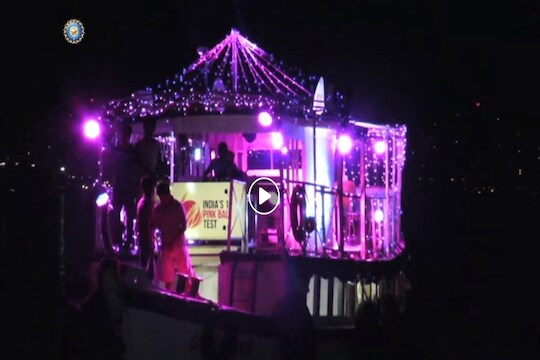 India vs Bangladesh : टीम इंडिया पदार्पणासाठी सज्ज, गुलाबी रंगात रंगलं इडन गार्डन; पाहा VIDEO