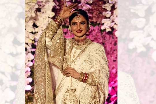 सहाबहार अभिनेत्री रेखासारख्याच यशस्वी आहेत या तिच्या 6 बहिणी