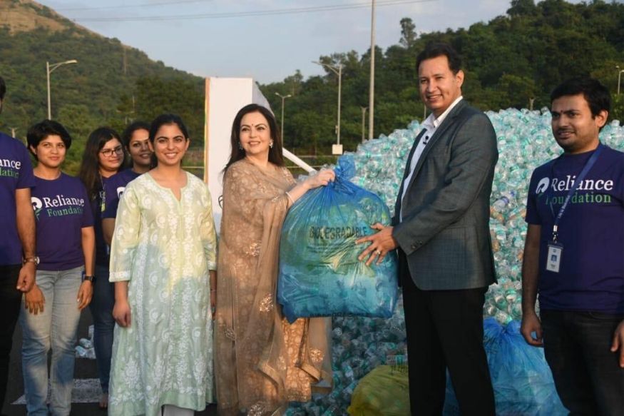 रिलायन्स फाऊंडेशनच्या संस्थापक आणि अध्यक्षा नीता अंबानी यांनी संपूर्ण भारतभर नवा उपक्रम सुरू केला आहे. रिलायन्स फाऊंडेशनच्या संस्थापक आणि अध्यक्षा नीता अंबानी यांनी संपूर्ण भारतभर नवा उपक्रम सुरू केला आहे.