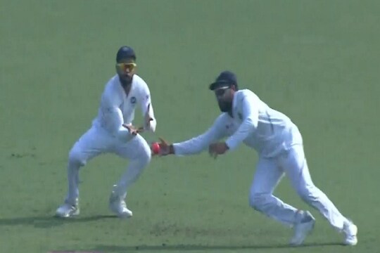 India vs Bangladesh : हिटमॅन बनला सुपरमॅन! रोहितनं विराटकडून हिसकावला कॅच, पाहा VIDEO