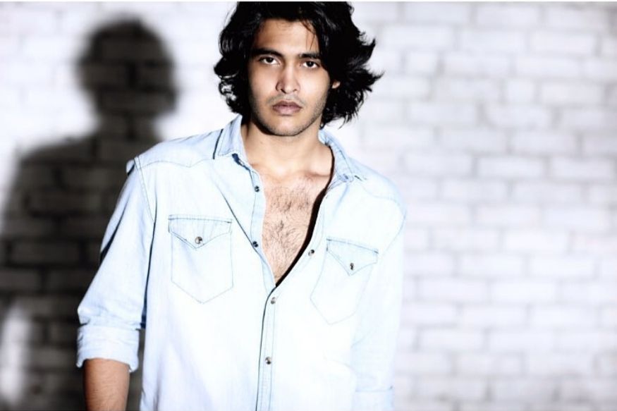 सुपरस्टारचा मुलगा संन्यासी होण्याच्या मार्गावर, 28 व्या वर्षी गेला ओशोच्या आश्रमात