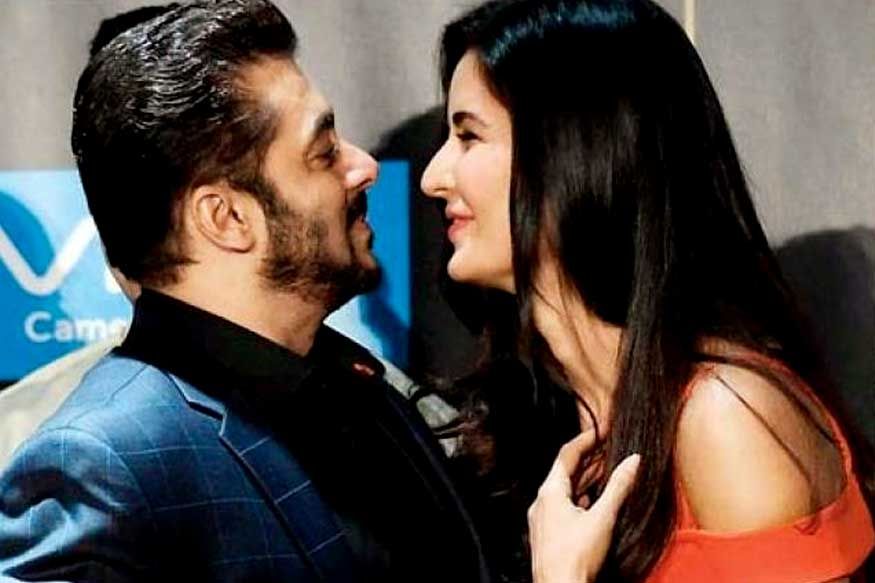 त्यावेळी कॅटरिनाही अगदी सहपणे त्याला साथ देत असल्याचं दिसतंय.