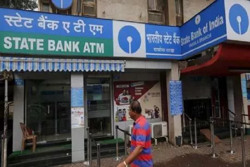 लॉकडाऊनमध्ये SBI चे 90 टक्के एटीएम सुरू, वाचा पैसे काढताना कोणती खबरदारी घ्याल