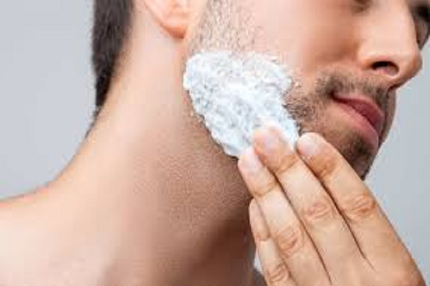 एका चॅलेंजसाठी दिग्गज क्रिकेटपटूनं केली अर्धी दाढी, सोशल मीडियावर PHOTO VIRAL