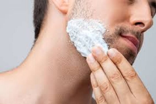 एका चॅलेंजसाठी दिग्गज क्रिकेटपटूनं केली अर्धी दाढी, सोशल मीडियावर PHOTO VIRAL