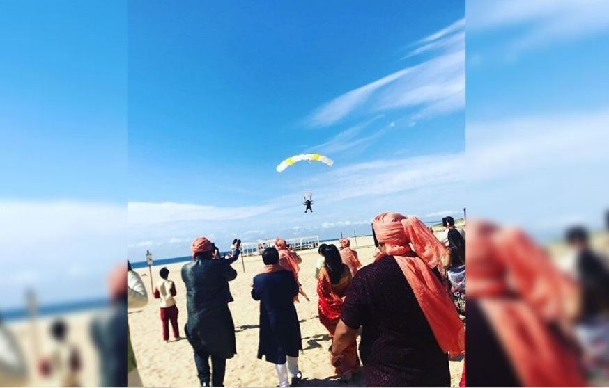 नवरदेव झाला खतरों का खिलाडी! थेट स्काय डाईव्ह करत पोहचला लग्न मंडपात, VIDEO VIRAL