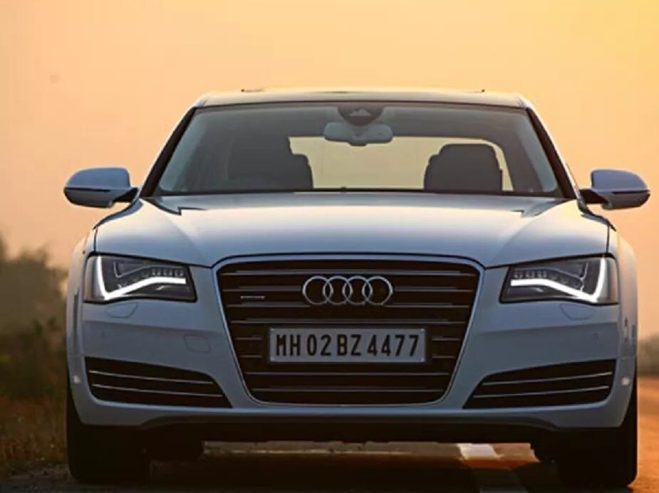 कारच्या या कलेक्शनमध्ये ऑडी कंपनीची Audi A8L या कारचा समावेश आहे. 1 कोटी 87 लाख रुपये किंमतीची ही कार A8 चे लॉन्ग व्हील बेस व्हर्जन आहे. कारच्या या कलेक्शनमध्ये ऑडी कंपनीची Audi A8L या कारचा समावेश आहे. 1 कोटी 87 लाख रुपये किंमतीची ही कार A8 चे लॉन्ग व्हील बेस व्हर्जन आहे.