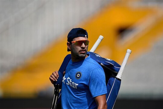 IPL 2020 : 'तू आम्हाला हवा आहेस!', IPL लिलावाआधीच लागली युवराज सिंगवर बोली