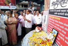 लोकलमधील गर्दीचे बळी ठरलेल्या प्रवाशांना डोंबिवलीत श्रद्धांजली