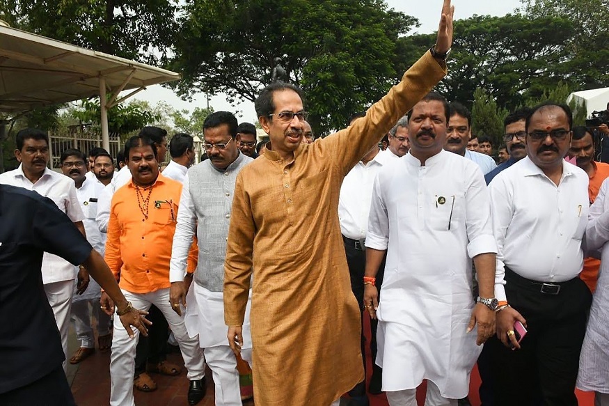 Mumbai: Maharashtra Chief Minister Uddhav Thackeray waves as he arrives at Maharashtra Assembly for the floor test, in Mumbai, Saturday, Nov. 30, 2019. (Twitter/PTI Photo)   (PTI11_30_2019_000177B)