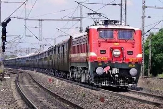 Indian Railway ने लॉकडाऊनमध्येही दोन दिवसात 7 लाख 90 हजार प्रवासी पोहोचले आपापल्या गावी