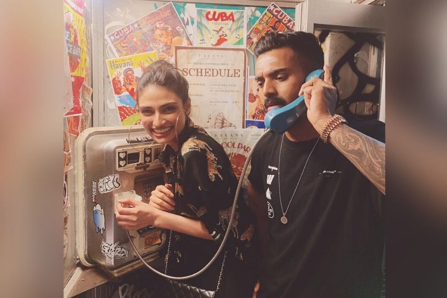 'हॅलो देवी प्रसाद?' केएल राहुलनं शेअर केला आथिया शेट्टीसोबतचा फोटो