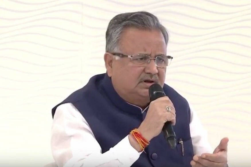 छत्तीसगडचे माजी मुख्यमंत्री रमणसिंह यांनी त्यांच्या ट्विटर परिचयात 'छत्तीसगढ़ महतारी का सेवक' असं लिहिलं आहे. छत्तीसगडचे माजी मुख्यमंत्री रमणसिंह यांनी त्यांच्या ट्विटर परिचयात 'छत्तीसगढ़ महतारी का सेवक' असं लिहिलं आहे.