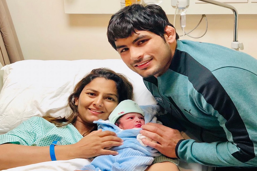 दंगल गर्ल गीता फोगट झाली आई, शेअर केला PHOTO