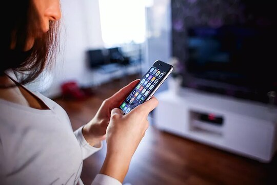 तर आपला नंबरही Google वर न येण्यासाठी click to chat हे फीचर वापरू  नका. जर आपण आधीपासूनच हे वापरलं असेल तर हे तुम्हाला बंद करावं लागेल. 