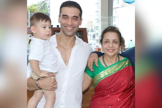 कुशल पंजाबी आत्महत्या : ‘तू माझा मुलगा...’, मित्राचा हात पकडून ढसाढसा रडली आई
