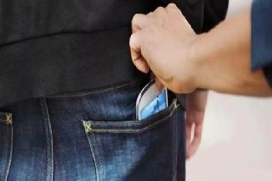 मोबाईल चोरी झाला असेल तर 'इथं' शोधा, सरकारनेच उचललं पाऊल