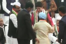 भरसभेत प्रियांका गांधींकडे धावत आला तरूण, पाहा हा VIDEO भरसभेत प्रियांका गांधींकडे धावत आला तरूण, पाहा हा VIDEO