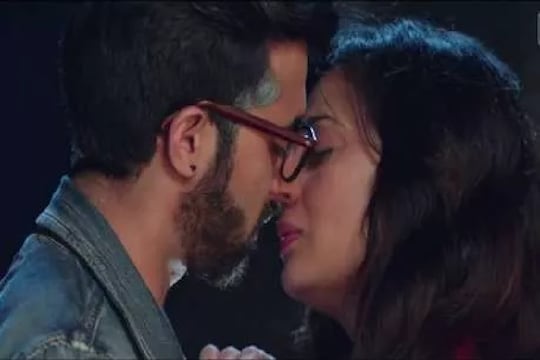 वेब सीरिजमध्ये श्वेता तिवारीचा BOLD अवतार, सोशल मीडियावर Video Viral