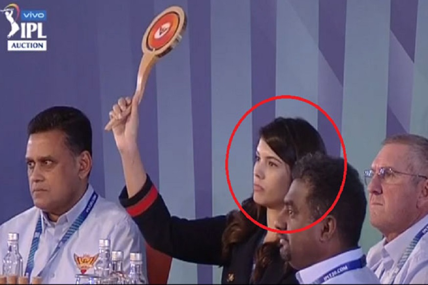 IPL Auctionमध्ये ‘या’ मिस्ट्री गर्लनं लावली कोट्यावधींची बोली, नेटकरीही फिदा