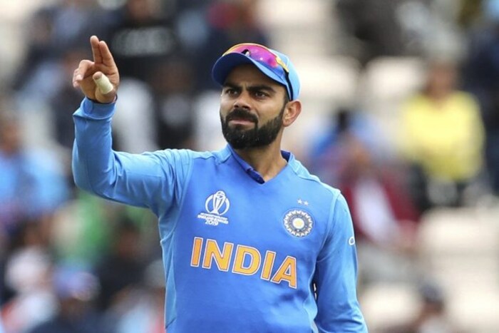  ऑस्‍ट्रेलिया (Australia) ने भारत (India) ला पहिल्याच एकदिवसीय सामन्यात 10 गडी राखून एकहाती सामना खिश्यात घातला. टीम इंडिया निर्धारित पूर्ण 50 षटक ही खेळू शकला नाही आणि 255 धावांवर सर्वबाद झाला. 255 धावांचा पाठलाग करत असताना ऑस्ट्रेलियाची सलामीची जोडी डेविड वॉर्नर आणि एरोन फिंचने शतकी खेळी करून सहज विजय मिळवला. या दोन्ही खेळाडूंनी भारतीय गोलंदाजाची अक्षरश: धुलाई केली आणि 37.4 षटकात विजय मिळवला. 