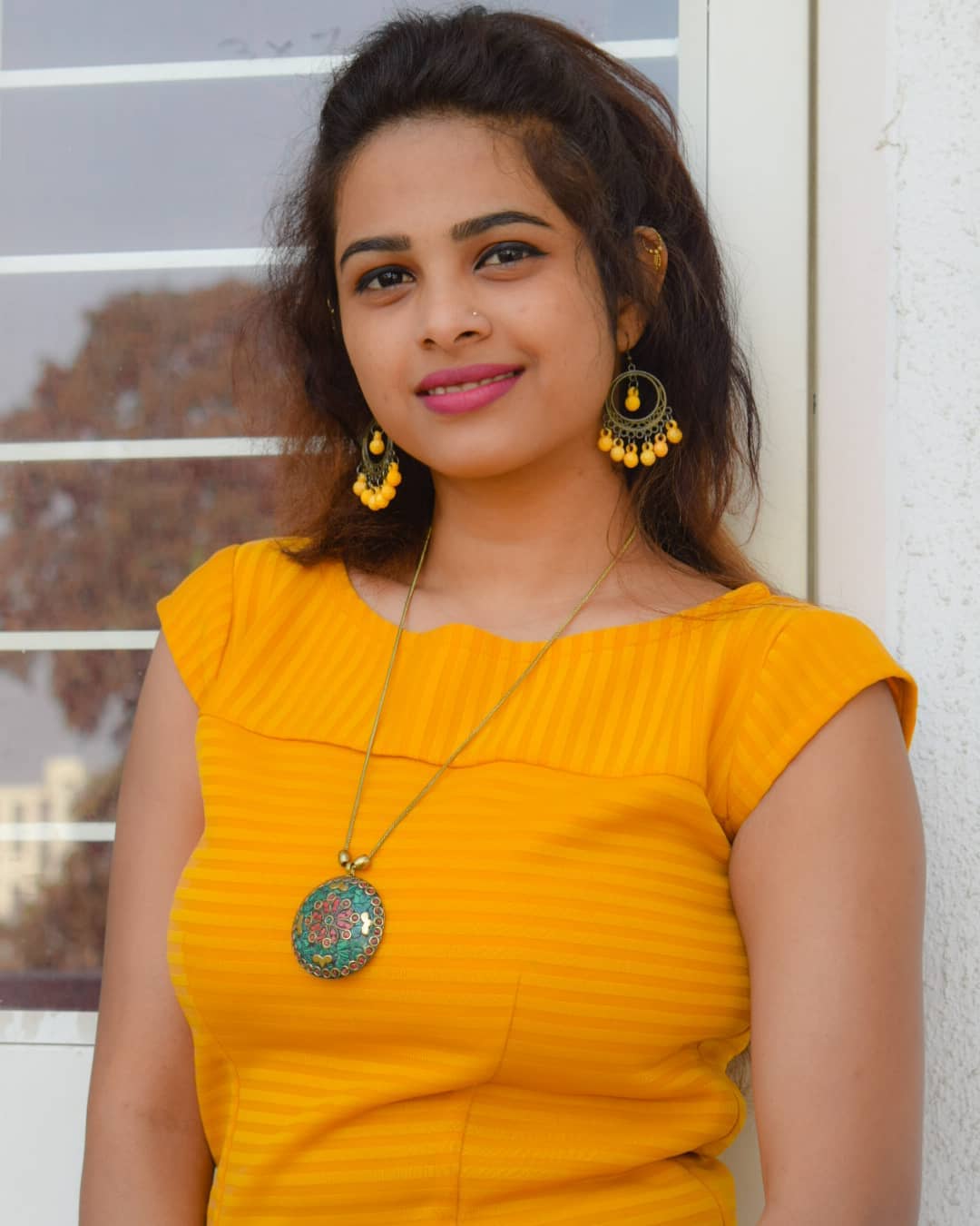सुमी म्हणजेच अमृता खऱ्या आयुष्यात देखील तितकीच खट्याळ आणि मनमोकळ्या स्वभावाची आहे आणि ऑफस्क्रीनसुद्धा ती तितकीच सेटवर धमाल करते. (फोटो- अमृता धोंगडे इन्स्टाग्राम) सुमी म्हणजेच अमृता खऱ्या आयुष्यात देखील तितकीच खट्याळ आणि मनमोकळ्या स्वभावाची आहे आणि ऑफस्क्रीनसुद्धा ती तितकीच सेटवर धमाल करते. (फोटो- अमृता धोंगडे इन्स्टाग्राम)