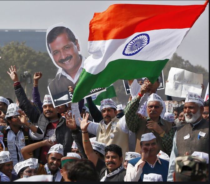 दिल्ली विधानसभा : दिल्ली विधानसभा निवडणुकीचं रणशिंग फुंकलं गेलं आहे. दिल्लीत भाजपसमोर अरविंद केजरीवाल यांच्या रुपाने मोठं आव्हान आहे. दिल्लीत अरविंद केजरीवाल यांच्या आम आदमी पार्टीचं पारडं जड असल्याचं बोललं जात आहे. या पार्श्वभूमीवर केजरीवाल यांना धक्का देत सत्ता काबीज करण्याचा चमत्कार जे.पी.नड्डा करतात का, हे पाहणं महत्त्वाचं ठरणार आहे. दिल्ली विधानसभा : दिल्ली विधानसभा निवडणुकीचं रणशिंग फुंकलं गेलं आहे. दिल्लीत भाजपसमोर अरविंद केजरीवाल यांच्या रुपाने मोठं आव्हान आहे. दिल्लीत अरविंद केजरीवाल यांच्या आम आदमी पार्टीचं पारडं जड असल्याचं बोललं जात आहे. या पार्श्वभूमीवर केजरीवाल यांना धक्का देत सत्ता काबीज करण्याचा चमत्कार जे.पी.नड्डा करतात का, हे पाहणं महत्त्वाचं ठरणार आहे.