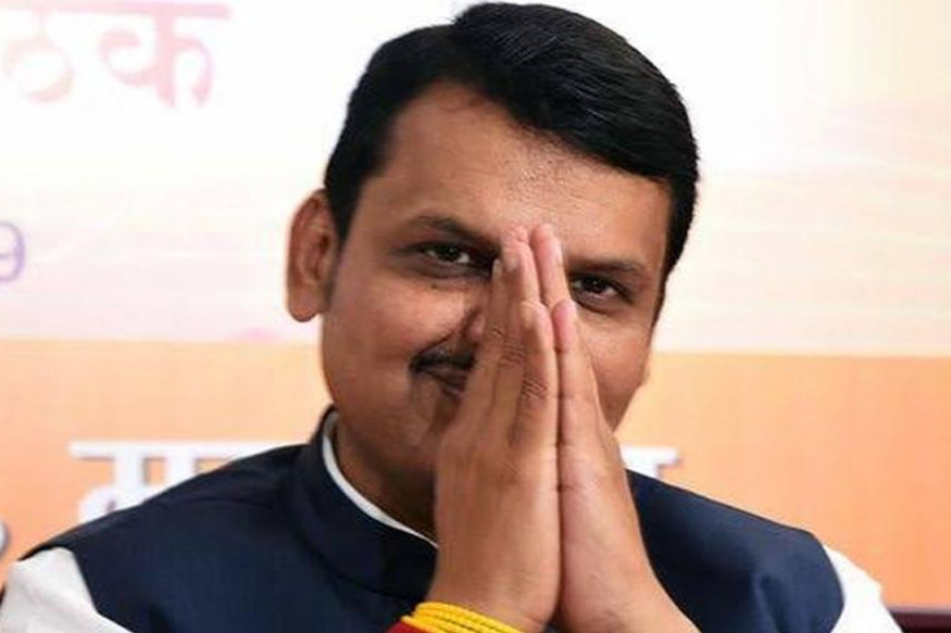 'पण, सध्या मी मूर्ख ठरतोय...' असं का म्हणाले असावे देवेंद्र फडणवीस!