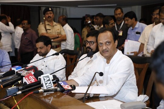 हा शपथविधीही लवकरच घेतो, सकाळी 7 वाजता भाषणाला आलेल्या अजित पवारांची टोलेबाजी