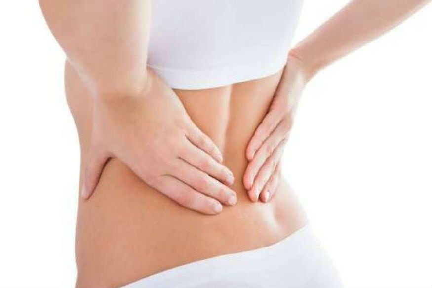 हिवाळ्यात कंबरदुखीचा त्रास पुन्हा डोकं वर काढतोय? करून पाहा हे घरगुती उपाय