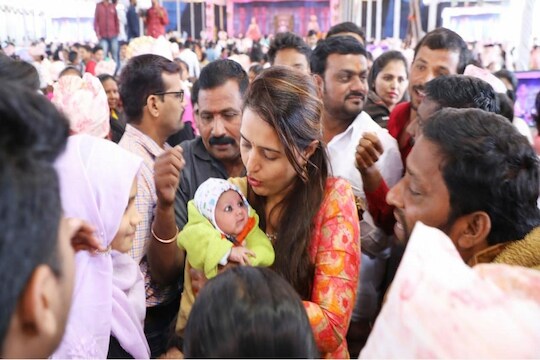 खासदार प्रितम मुंडे झाल्या चक्क 836 मुलींच्या आत्या, सावित्रीच्या पुरोगामी महाराष्ट्रासाठी अभिमानाचा क्षण
