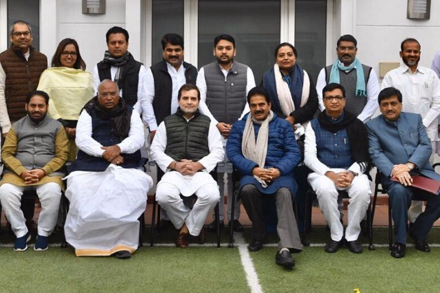 मिलिंद देवरांच्या पत्रामुळे पक्षात खळबळ, काँग्रेसच्या मंत्र्यांची सोनियांकडे तक्रार