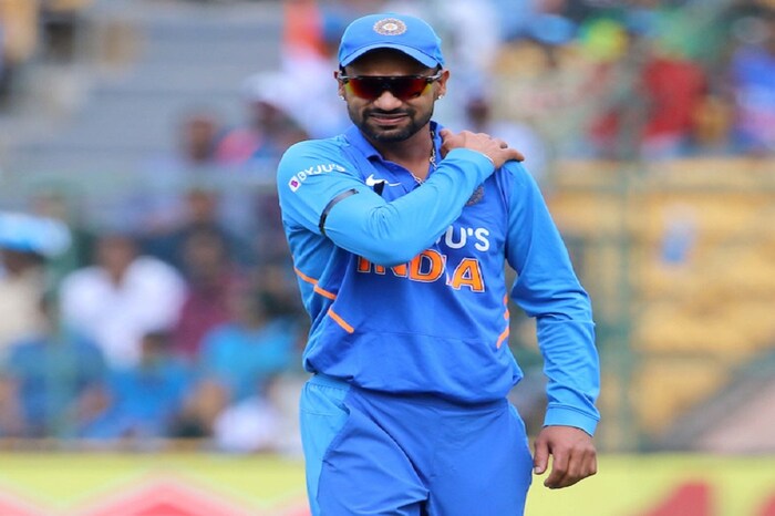 भारतीय संघाचा सलामीवीर आणि गब्बर शिखर धवनही कसोटी स्वरूपाला निरोप देऊ शकतो. गेल्या वर्षभरात धवन सतत दुखापतींमुळे संघाबाहेर होता. 2019 मध्ये झालेल्या विश्वचषकानंतर प्रथम सय्यद मुश्ताक ट्रॉफी दरम्यान आणि त्यानंतर ऑस्ट्रेलियाविरुद्धच्या एकदिवसीय मालिकेत त्याला दुखापत झाली. 