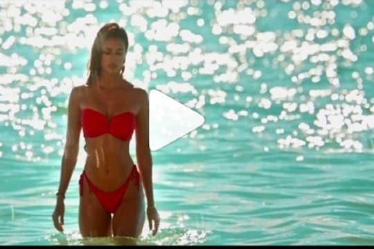 मलंगच्या सेटवर रेड HOT बिकिनीमध्ये दिसली दिशा! सेक्सी लूकने चाहत्यांना केले घायाळ