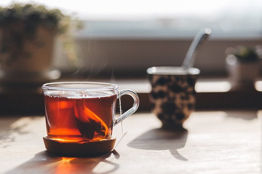 ग्रीन टी - Green Tea मध्ये अँटीऑक्सिडंट भरपूर प्रमाणात असतं, ते तुमच्या रक्तवाहिन्या हेल्दी ठेवतं. शिवाय यामध्ये उच्च रक्तदाबासाठी कारणीभूत ठरणारा स्ट्रेस कमी करणारे घटकही असतात. ग्रीन टी - Green Tea मध्ये अँटीऑक्सिडंट भरपूर प्रमाणात असतं, ते तुमच्या रक्तवाहिन्या हेल्दी ठेवतं. शिवाय यामध्ये उच्च रक्तदाबासाठी कारणीभूत ठरणारा स्ट्रेस कमी करणारे घटकही असतात.