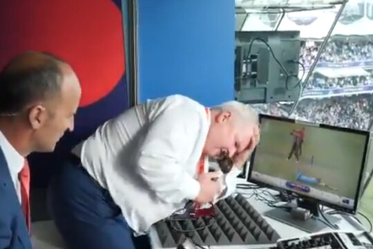 सुपर ओव्हर म्हणजे डोक्याला ताप, ICC ने VIDEO शेअर करत घेतली फिरकी