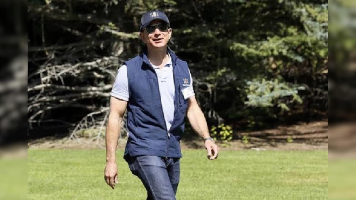 Человек с длинным списком. Хикстед смерть. Long held is. Банкр человек. Джефф безос часы.