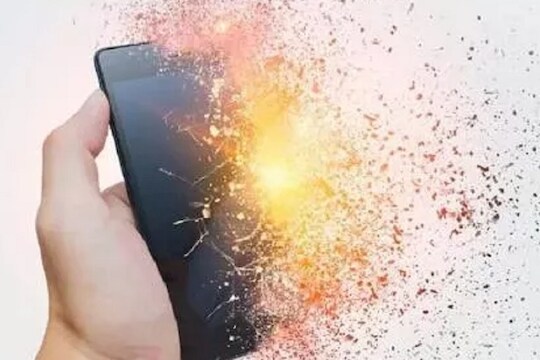 मोबाइल गरम होत असेल तर काळजी घ्या, होऊ शकतो स्फोट