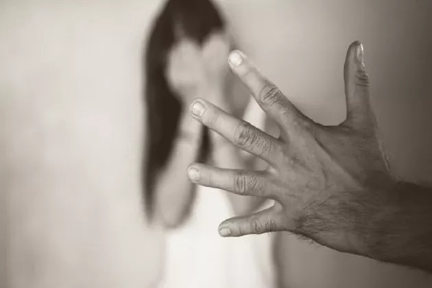 बारामतीमध्ये धक्कादायक प्रकार, पायलटने विमानातच केला विद्यार्थिनीचा विनयभंग