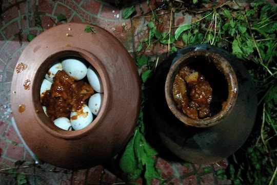 तुम्ही कधी मोंगा-पोपटी पार्टी केलीय का? जाणून घ्या खास वैशिष्ट्य