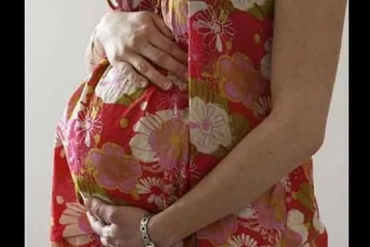 आता Mummy tummy ची चिंता सोडा; प्रसूती पश्चात पोट वाढण्याची समस्या अशी दूर करा