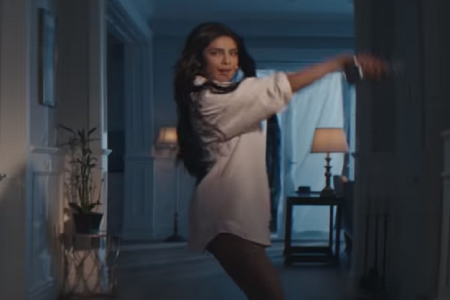 निक जोनसचं नवं गाणं रिलीज, फक्त शर्ट घालून BOLD डान्स करताना दिसली प्रियांका