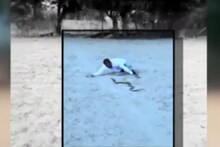 दारु पिऊन तरुणाचा कोब्रासोबत नागीण डान्स, अंगाचा थरकाप उडवणारा VIDEO