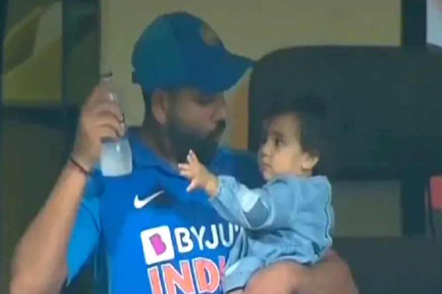 VIDEO : बाप असावा तर असा! संघाला सामना जिंकून दिल्यानंतर लेकीसोबत खेळताना दिसला रोहित