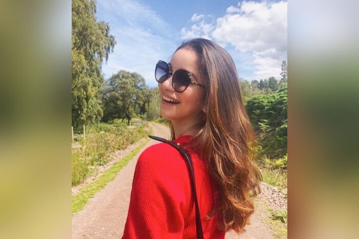 भारतीय क्रिकेटचा देव म्हणून ओळखल्या जाणाऱ्या मास्टर ब्लास्टर सचिन तेंडुलकरची लेक सारा तेंडुकर ग्लॅमरपासून दूर असली तरी सोशल मीडियाच्या मैदानावर मात्र तिचाच दबदबा आहे. 