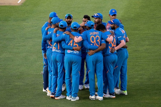 भारतीय क्रिकेट संघाचे लक्ष सध्या ऑस्ट्रेलियात होणारा आयसीसी टी-20 वर्ल्ड कप आहे. त्यामुळं संघात युवा खेळाडूंना जास्त संधी दिल्या जात आहे. 
